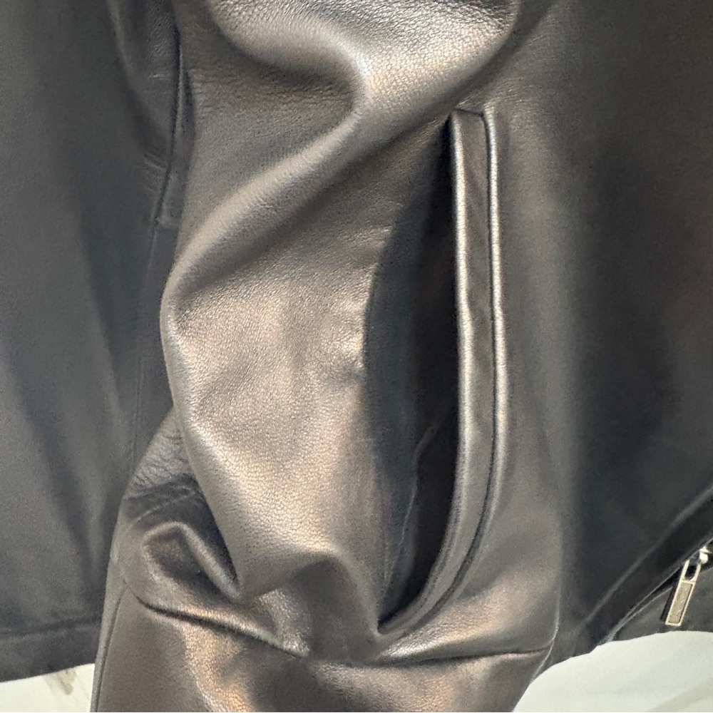 Banana Republic Black Leather Bomber Jacket - Picture 4 of 10